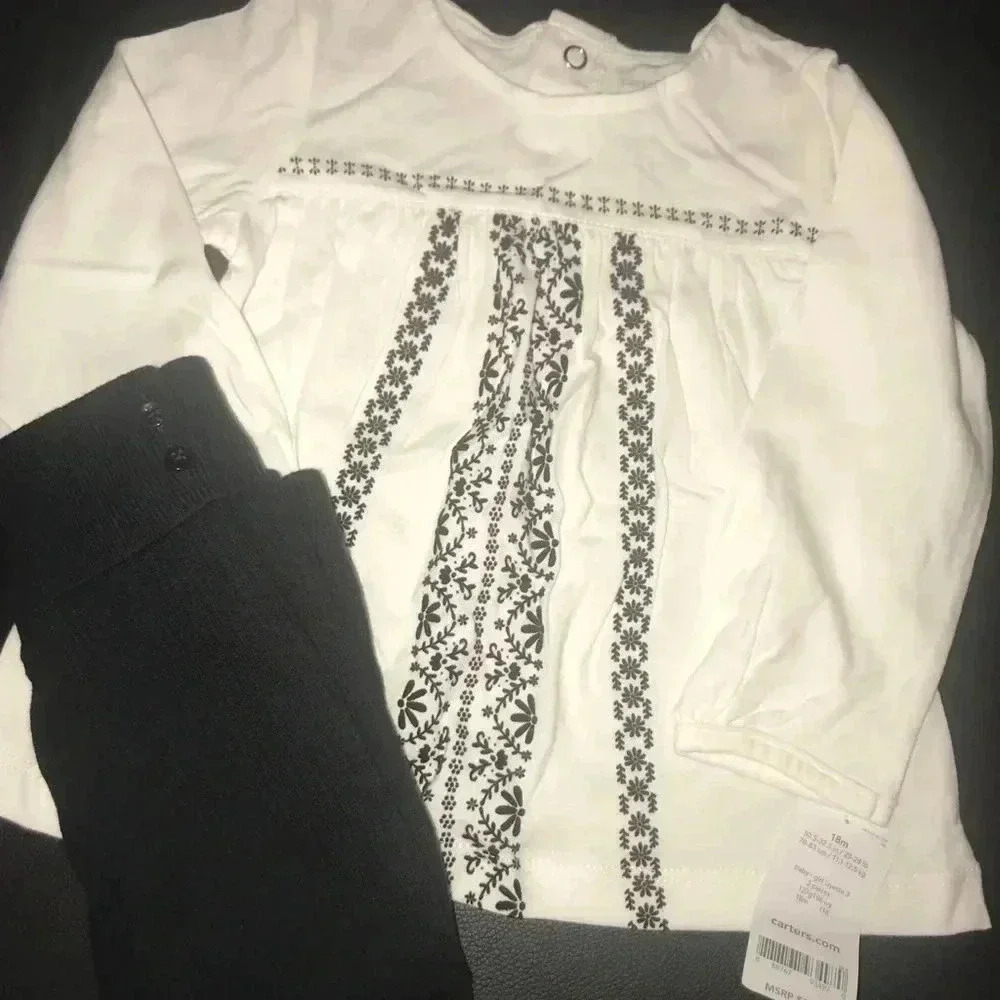 CARTERS 2 PC SET NWT BEAUTIFUL!